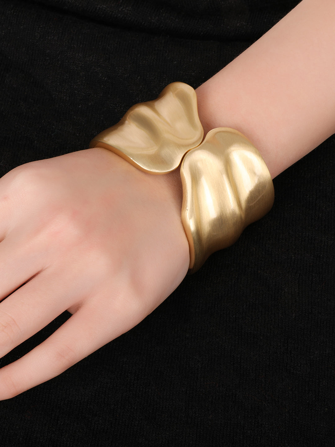 Opulent Gleam Golden Bracelet