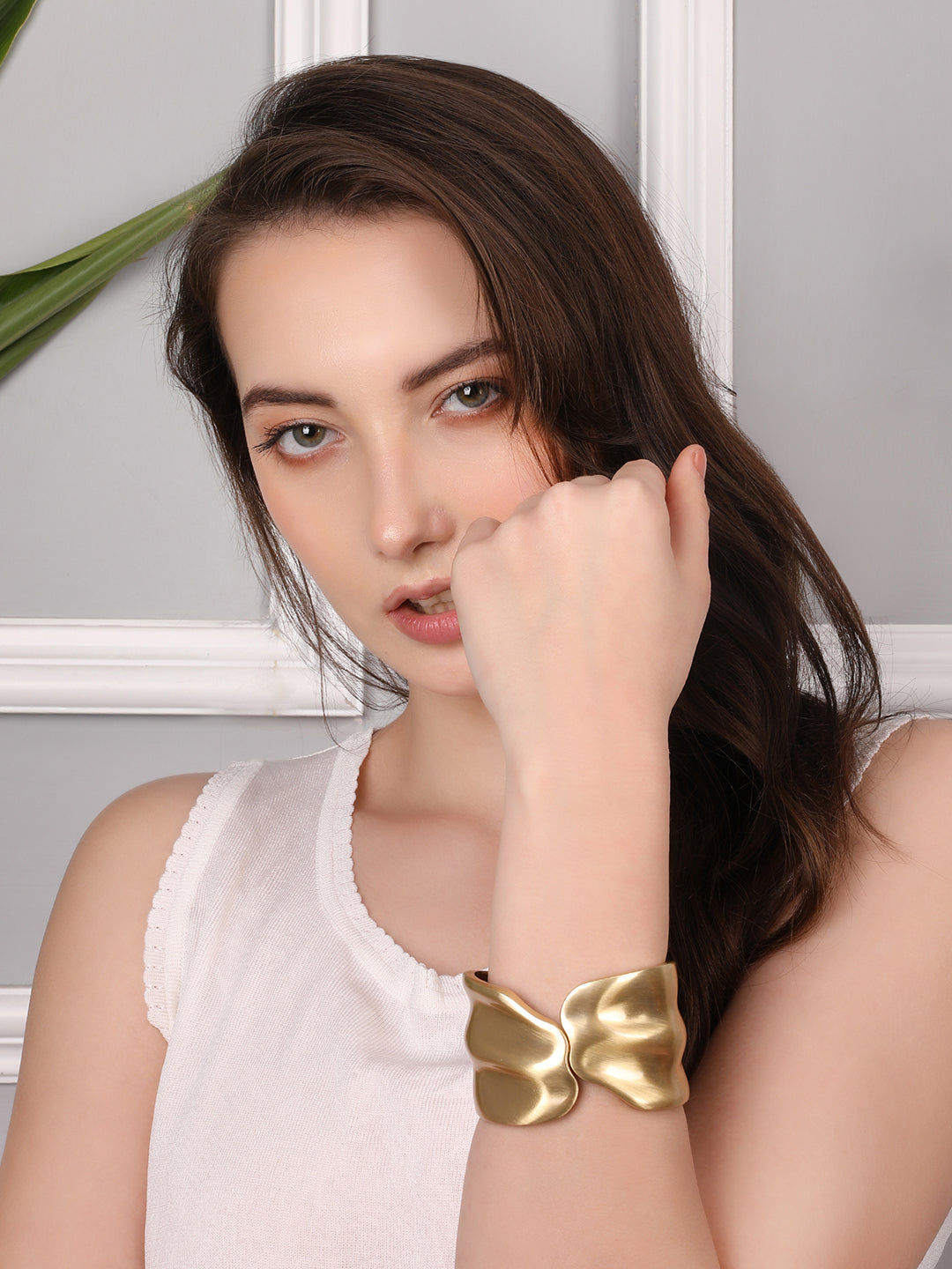 Opulent Gleam Golden Bracelet