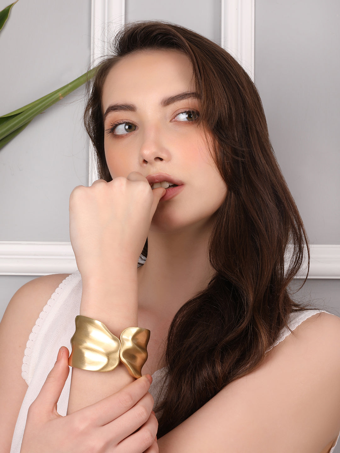 Opulent Gleam Golden Bracelet