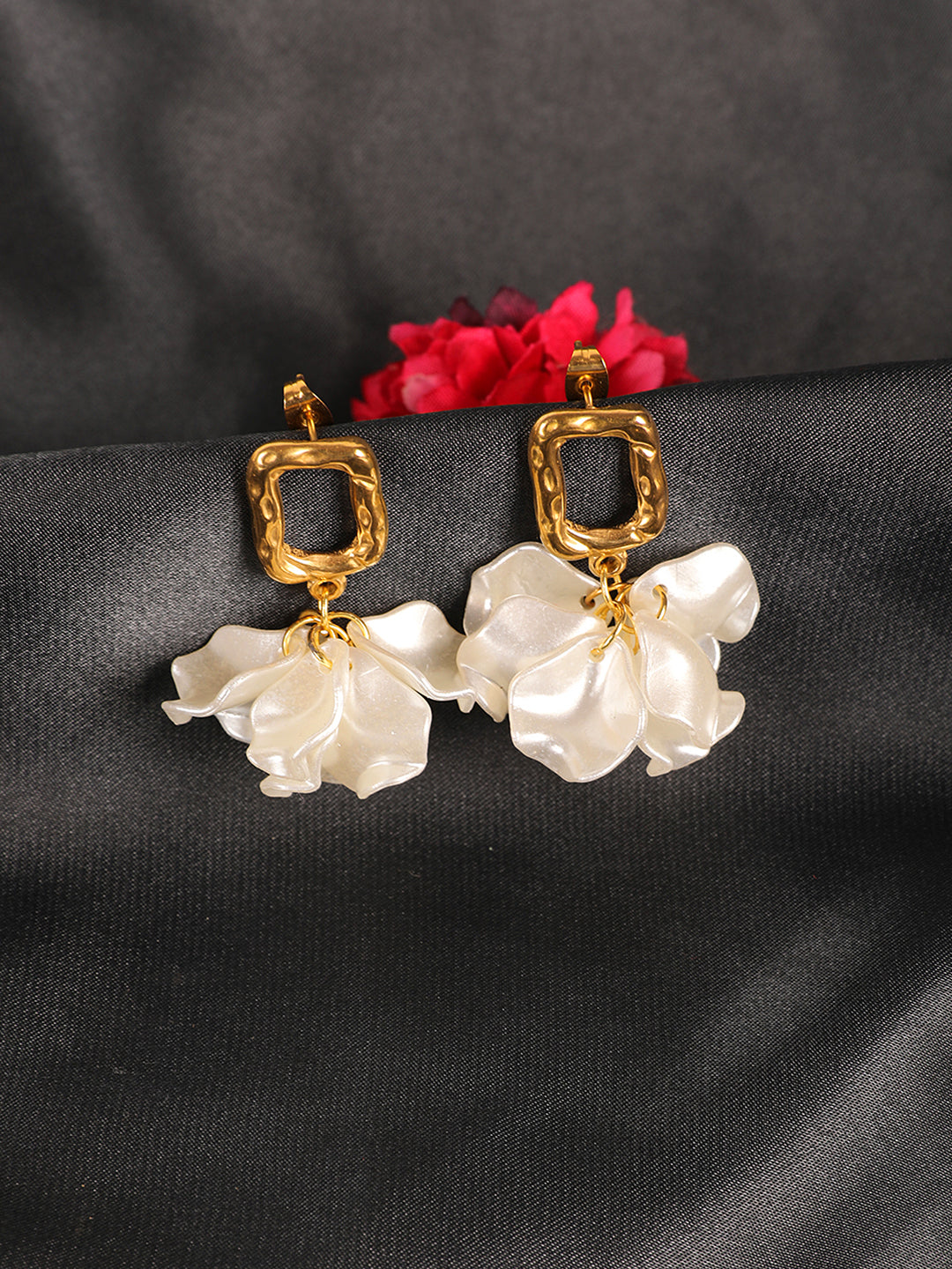 Kraze Korean Chic White Floral Earrings